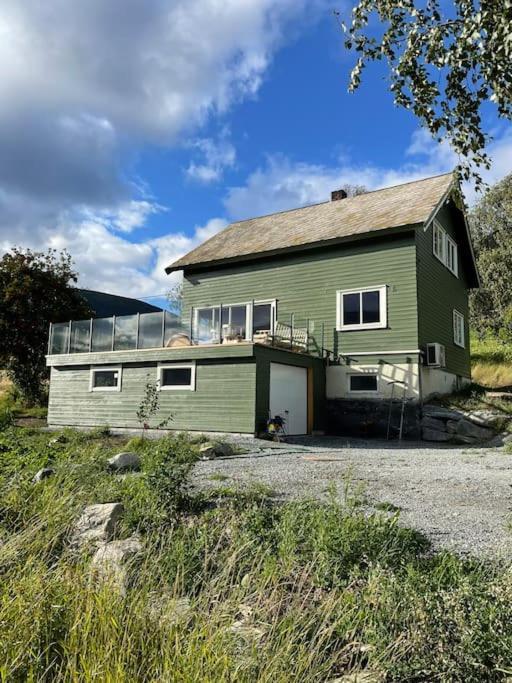 Stort Og Autentisk Hus I Skjak - Kort Vei Til Lom! Экстерьер фото